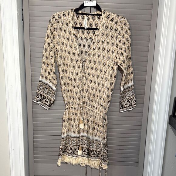 Cream Bell Sleeve V-Neck Tunic - Picture 1 of 13